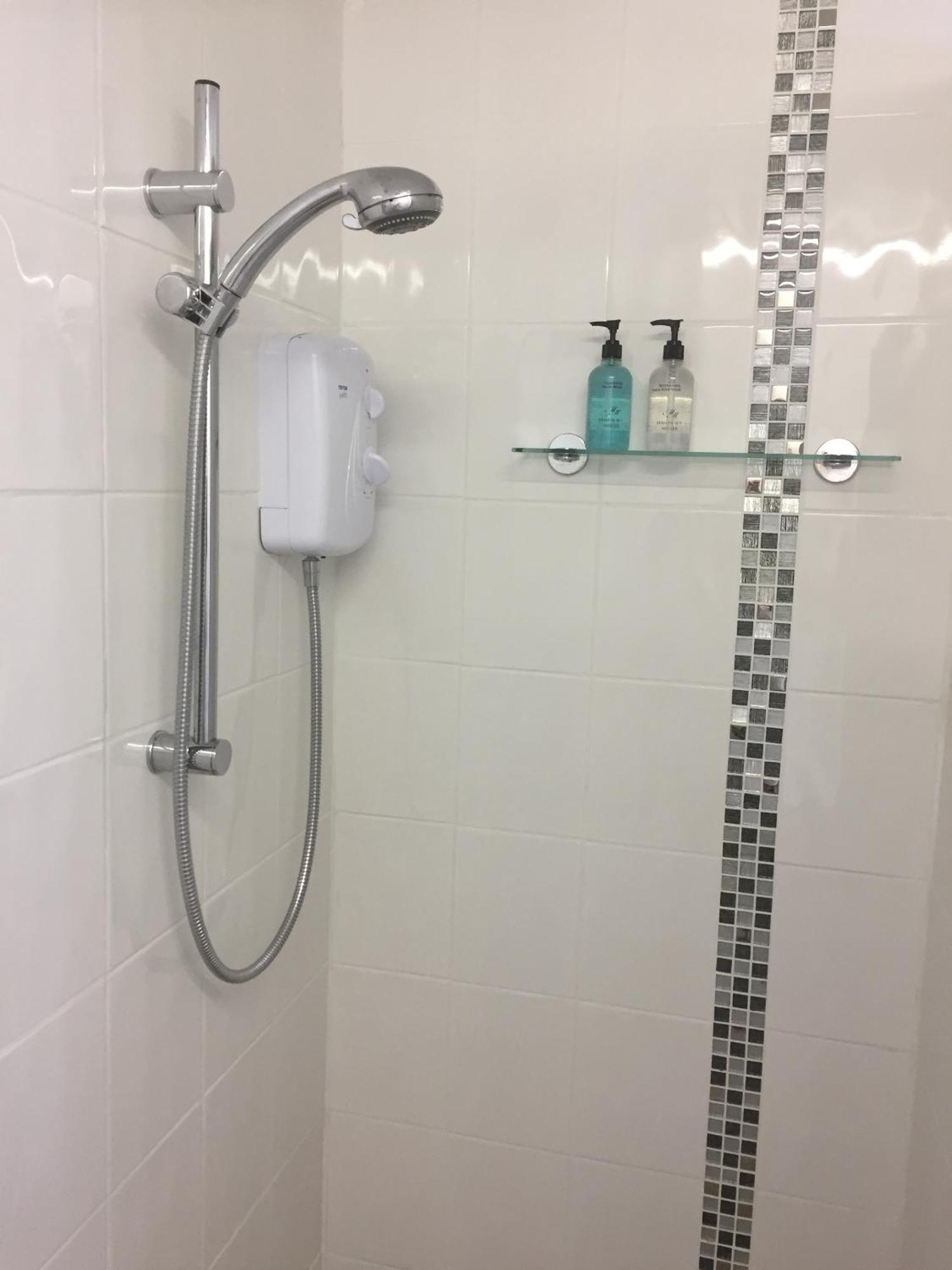 Basingstoke En Suite Room In Garden Annex Екстериор снимка