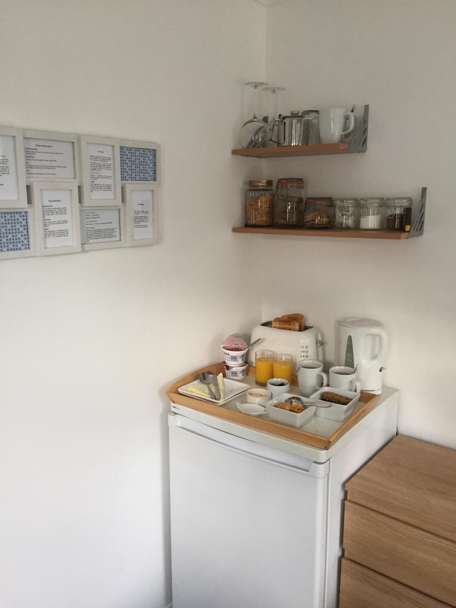 Basingstoke En Suite Room In Garden Annex Екстериор снимка
