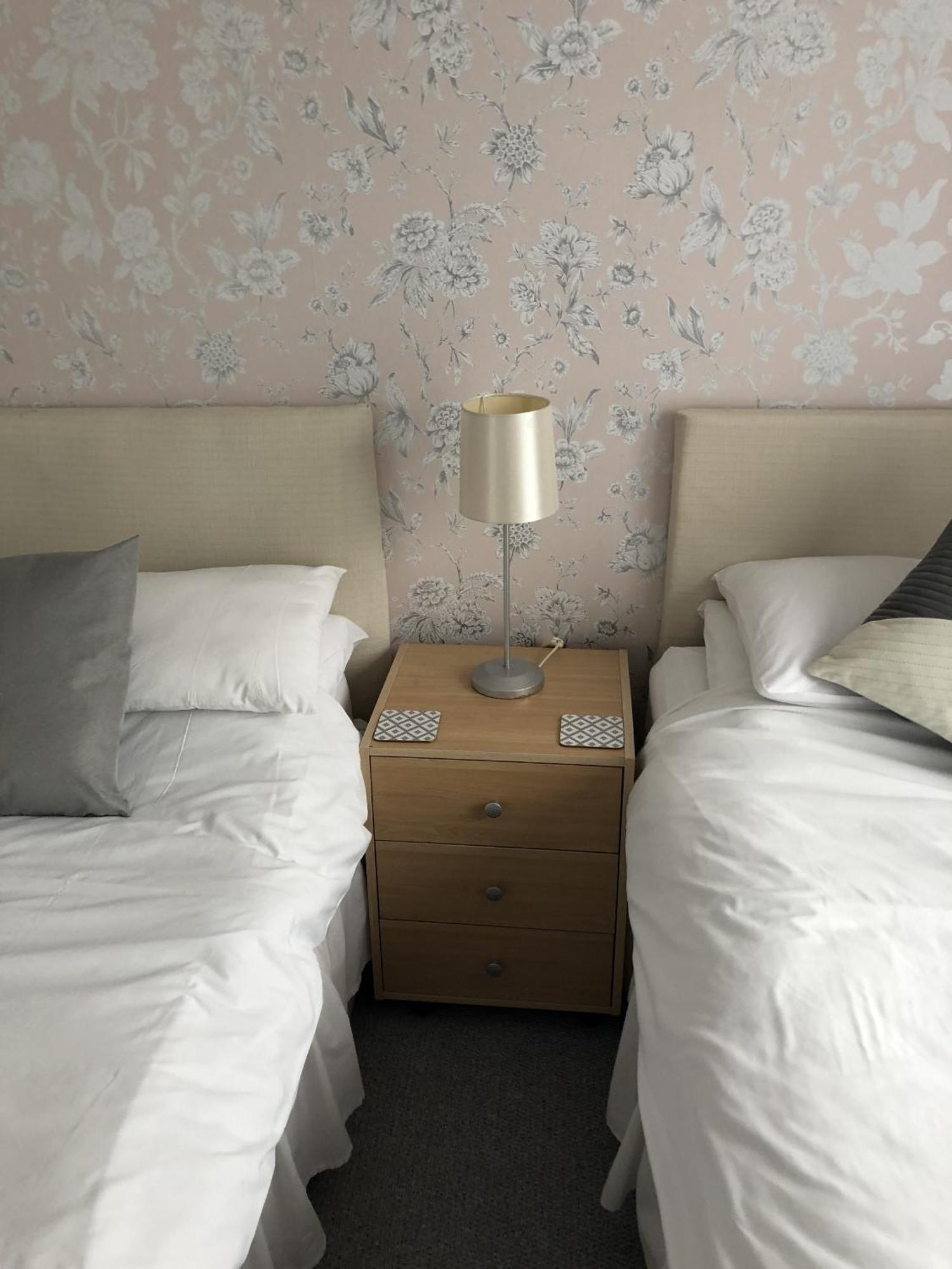 Basingstoke En Suite Room In Garden Annex Екстериор снимка