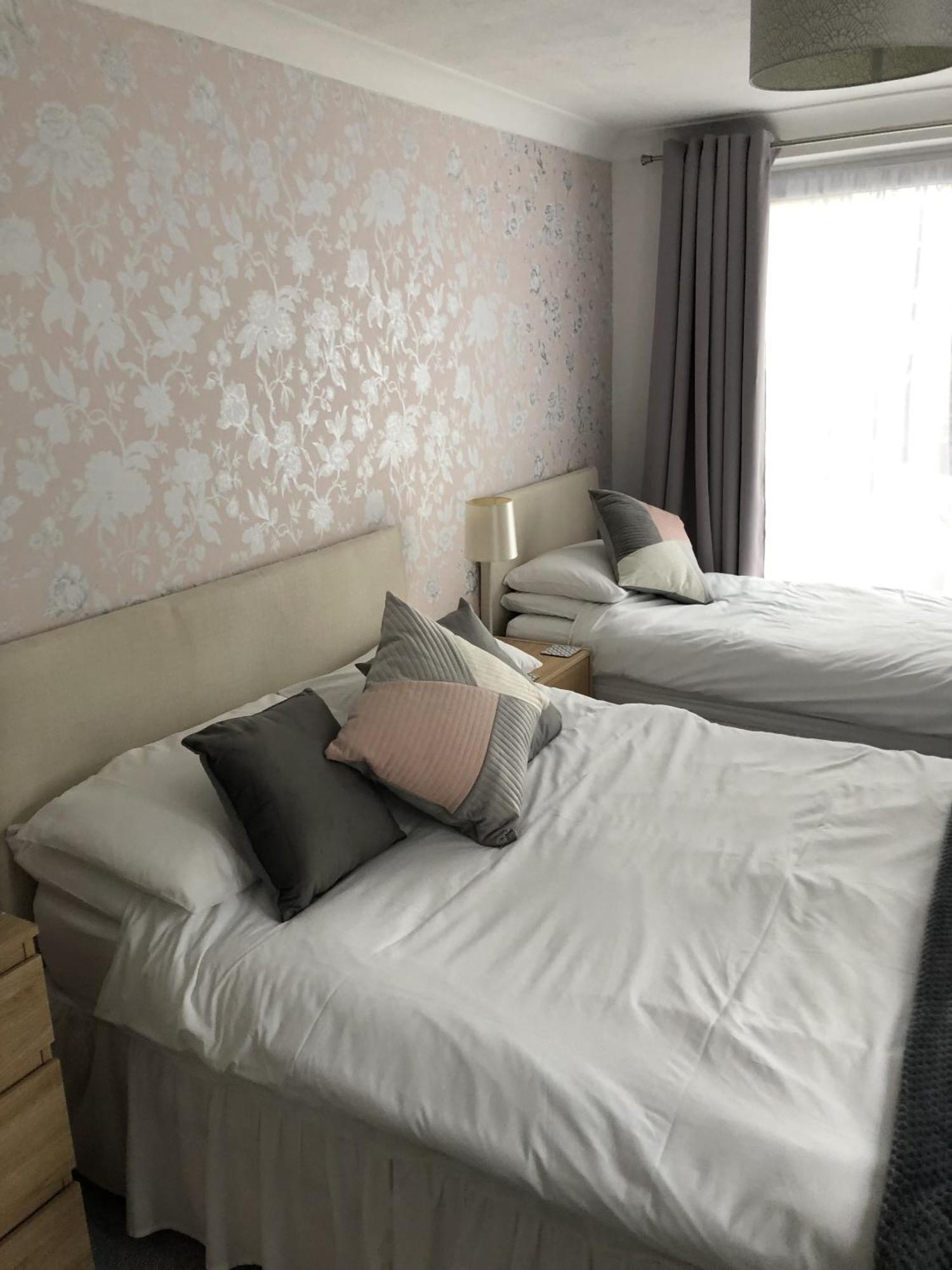 Basingstoke En Suite Room In Garden Annex Екстериор снимка